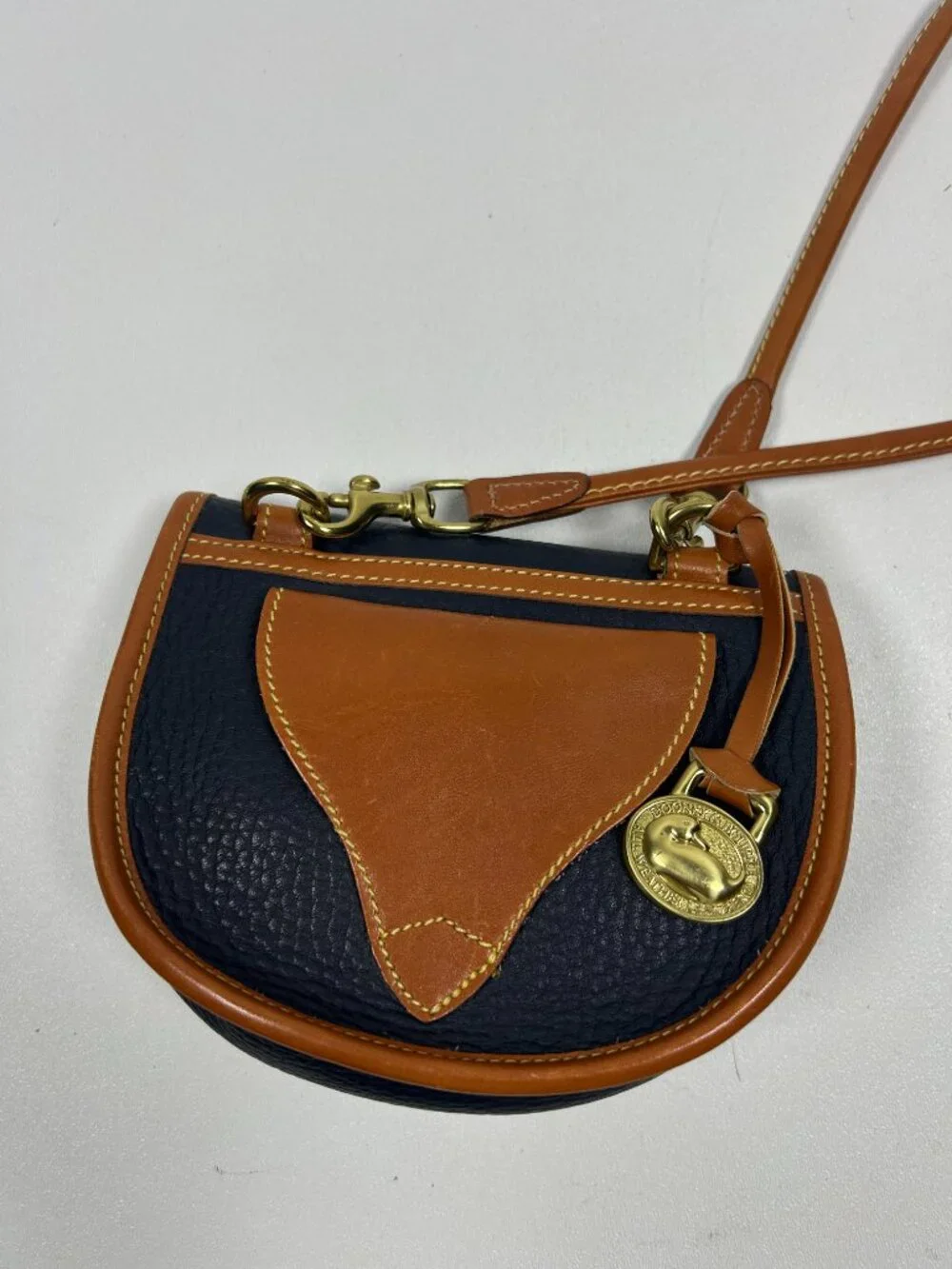 VTG DOONEY & BOURKE Cavalry Crossbody/Belt Bag Navy All Weather Leather USA